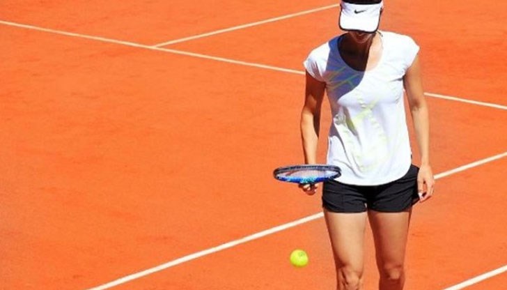 Първата ни ракета разгроми Мона Бартел с 2:0 сета