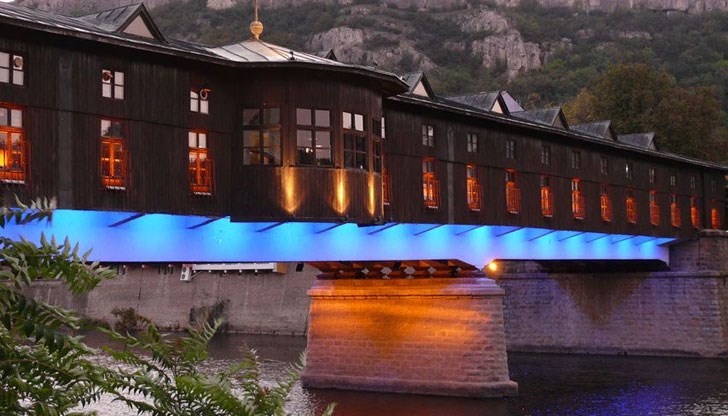 В Европа съществуват само още три подобни моста В Европа съществуват само още три подобни моста