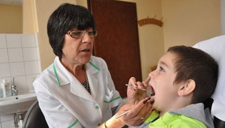 Доктор Ета Доганова е трето поколение лекар, а синът й върви по нейните стъпки