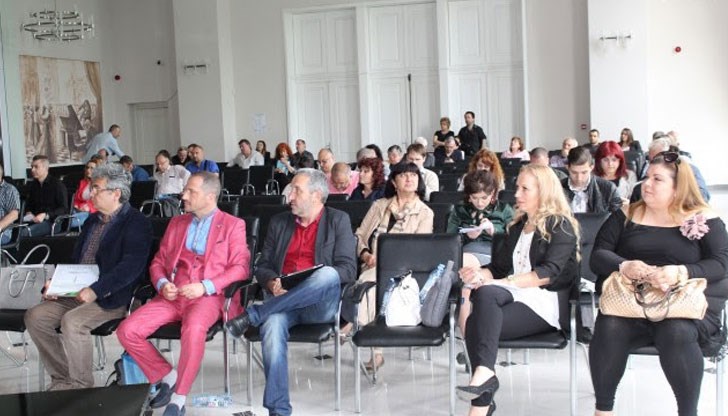 Целта на провеждането на най-мащабния национален бизнес форум за 2017 г. е да засили взаимодействието между държавните и общинските служители