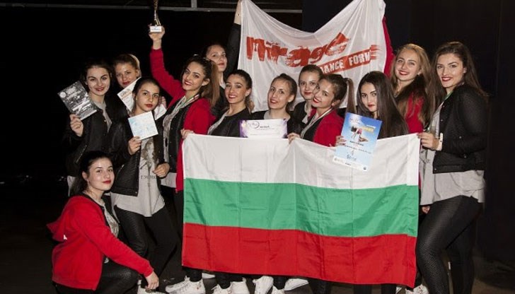 Освен купата за първото място, балетът спечели и 4 специални награди