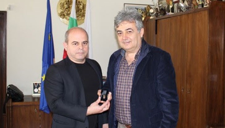 Директорът на ОП „Русе арт“ Мариан Савов празнува своя 60-годишен рожден ден днес