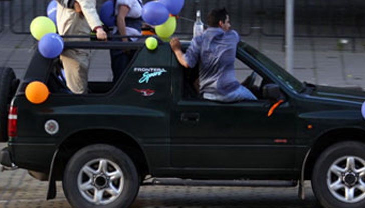 Младежът е първия санкциониран до момента