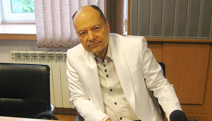 В света на асоциативното и интегрално мислене отвежда книгата на проф. д-р Цекомир Воденичаров