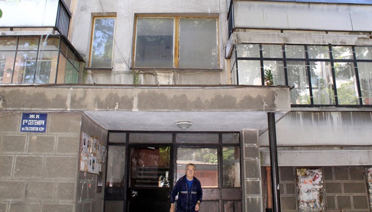 Човекът се изплашил от вида на комшийката, но тя буквално паднала върху му