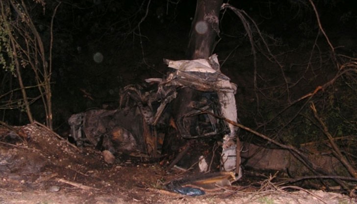 Те са на двама свещеници - на 42 и 35 години