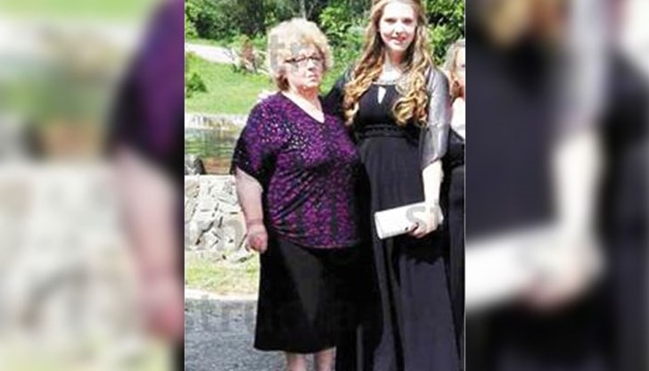 Баба Виолета ги спестила от пенсията си Баба Виолета ги спестила от пенсията си
