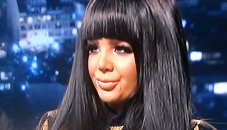 Известната танцьорка и моделка обра „овациите“ за зле облечена баладжийка