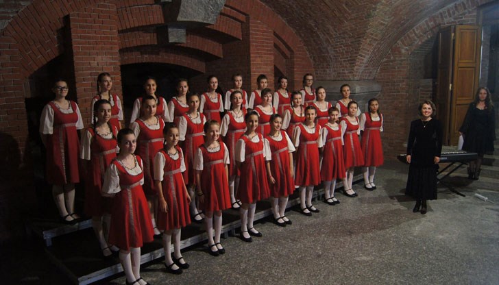Концертът е по случай 70-годишнината от създаването на Детско-девически хор „Дунавски вълни“ при Общински детски център за култура и изкуство - Русе