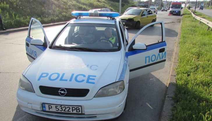 Джип и лека кола се помляха на изхода на София