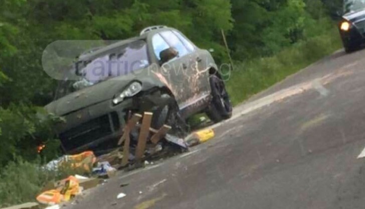 Скъпарското возило се ударило в ремаркето на друг автомобил