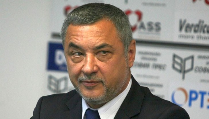 Валери Симеонов отказа сам да подаде оставката си. Ето как се оправда