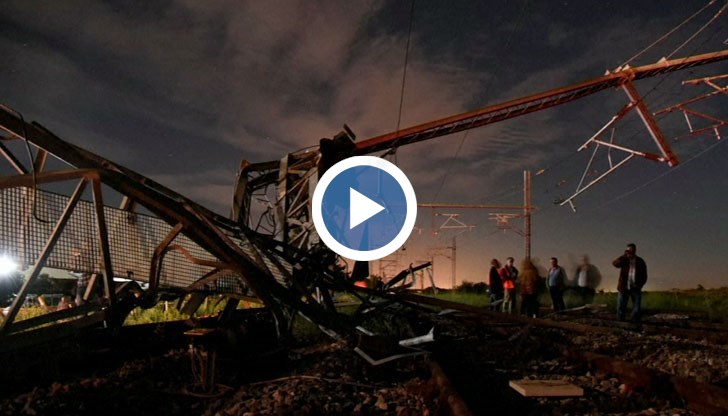 Най-малко двама души са загинали след железопътна кататрофа в Северна Гърция