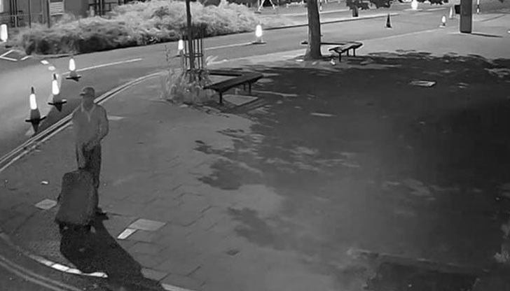 След като я убил, ревнивецът натъпкал голото тяло на жена си в куфар