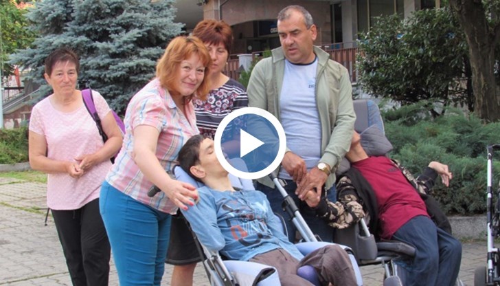 Майки сбъднаха мечтата на деца с увреждания от Русе