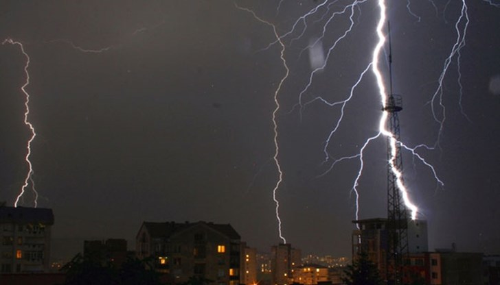 Утре през деня валежи ще има в цялата страна Утре през деня валежи ще има в цялата страна