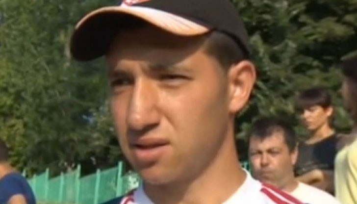 В Асеновград избухна сбиване между тумба роми от квартал „Лозница” и състезатели от клуба по кану-каяк „Асеновец” В Асеновград избухна сбиване между тумба роми от квартал „Лозница” и състезатели от клуба по кану-каяк „Асеновец”