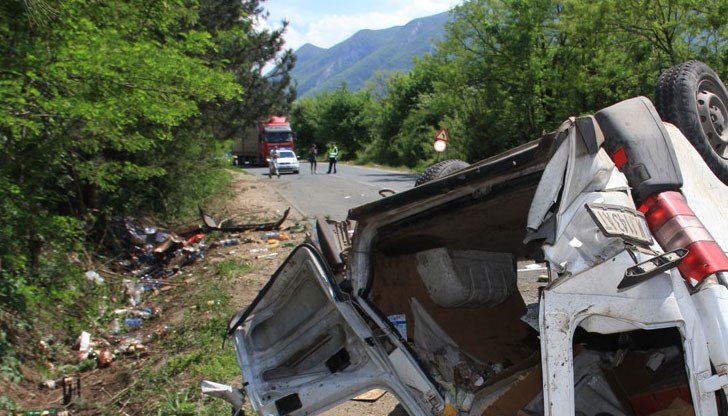 При катастрофа с микробус са загинали най-малко 5 души / Снимката е илюстративна При катастрофа с микробус са загинали най-малко 5 души / Снимката е илюстративна