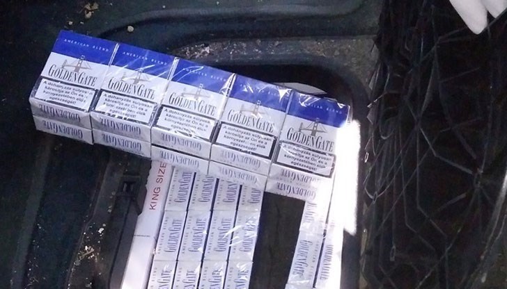 В най-пресния случай, който е от вчера, митничарите са открили 140 кутии цигари, натъпкани във фабричната кухина на микробус / Снимката е илюстративна