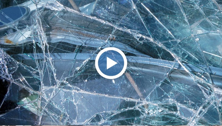 Бусът е бил управляван от 17-годишен шофьор