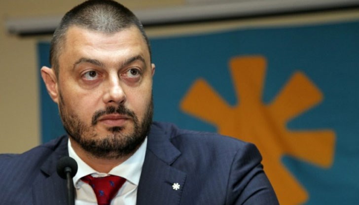 Властта е заета да краде и хич не им пука ни за българите, ни за мигрантите