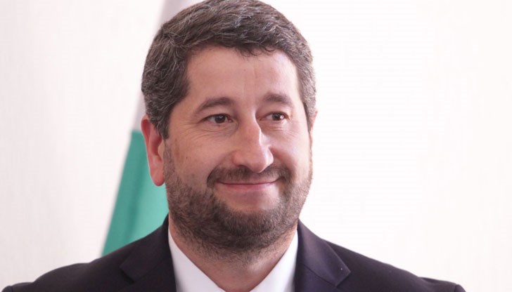 Бившият правосъден министър предлага серия от поправки в българското законодателство, които правят възможно особождаването на "Наглите"