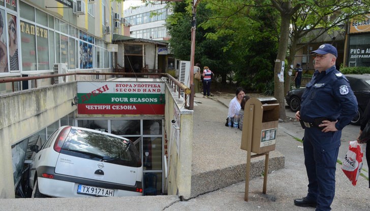 Объркала педалите за газта и спирачката