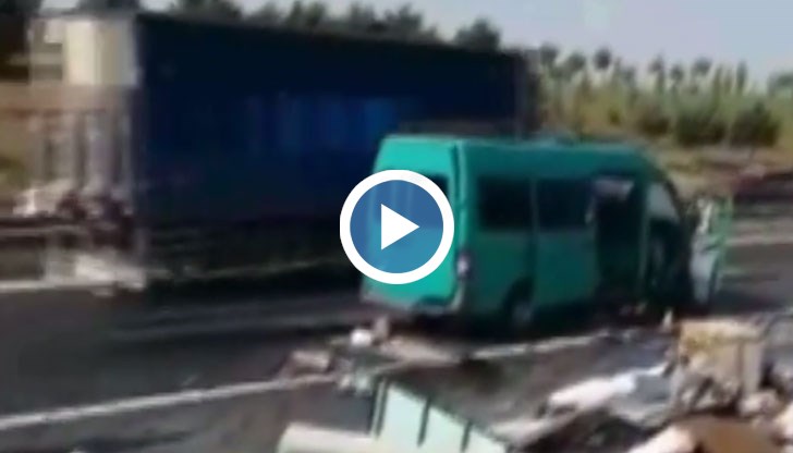 Бусът се натресъл в ТИР по пътя Истанбул – Одрин