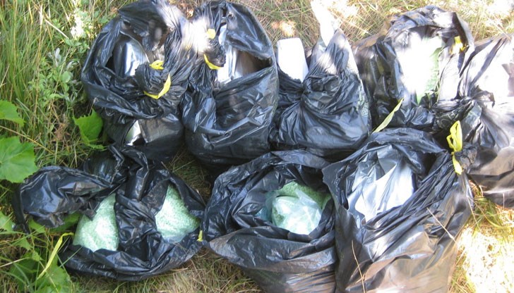 Дрогата е открита в микробус, управляван от българин