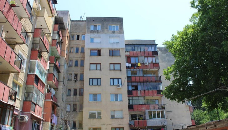 Към настоящия момент цялостно са санирани 5 сгради