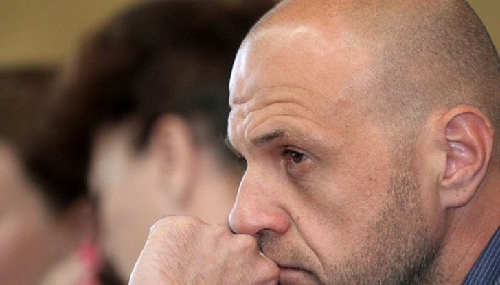 Най-накрая правителството е забелязало, че административното обслужване е излишно забавено, затормозено, отнема много време, пари и нерви Най-накрая правителството е забелязало, че административното обслужване е излишно забавено, затормозено, отнема много време, пари и нерви