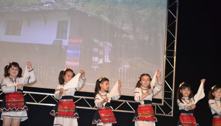 Децата се забавляваха на сцената на Канев център