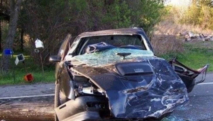 БМВ и Шкода са се ударили на пътя за Карлово, загинал е шофьорът на шкодата / Снимката е илюстративна