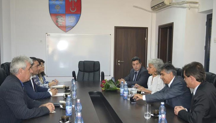 Визитата беше проведена по покана на румънските партньори