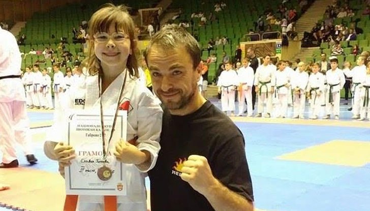 7-годишната Славея грабна бронза в дисциплината „Кумите“ след много силни 2 срещи