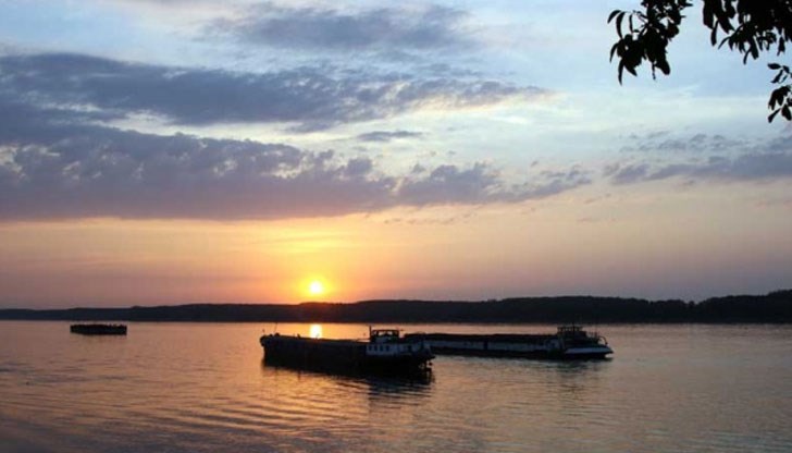 У нас традицията се запазва и за трета поредна година един от най-мащабните младежки фестивали за изкуства в страната – The Bridge ще посвети част от активностите си на реката