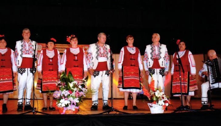 От националния фолклорен събор „Ботеви дни и нощи“ в Калофер изпълнителите се завърнаха със специална грамота от кмета на града Румен Стоянов