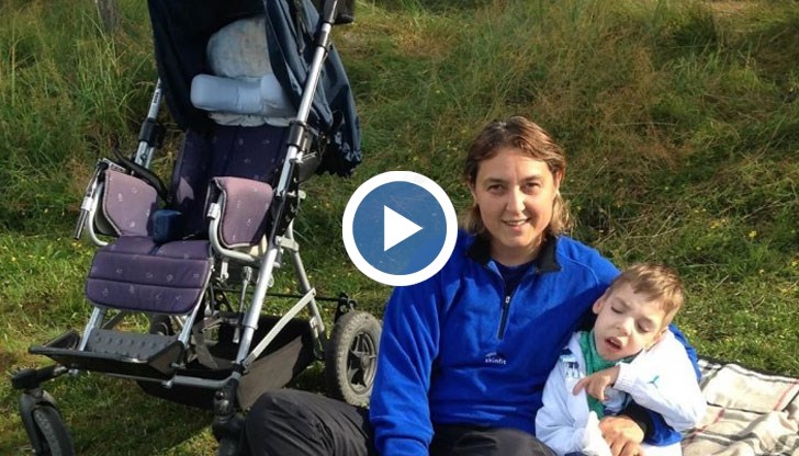 Ето къде са намерили специализираната количка на детето с увреждания