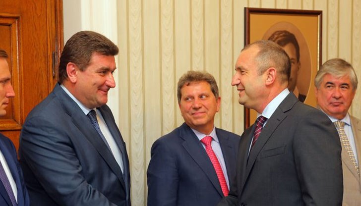 Румен Радев се срещна с президента на "Лукойл" Русия, вицепрезидента на компанията и ръководителя на „Лукойл - България“ ЕООД