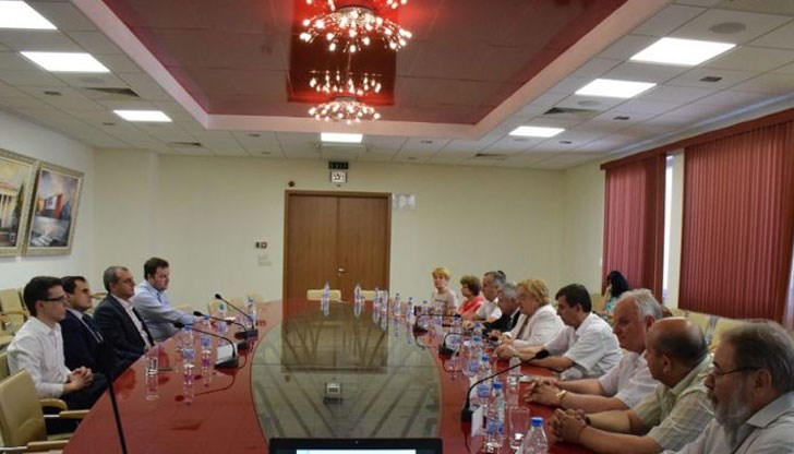 Петър Николов проведе работна среща с академичното ръководство на университета