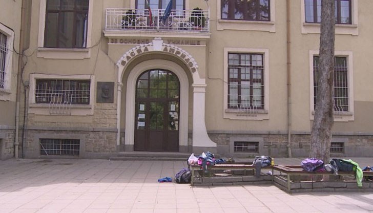 Родители споделят, че сина на Румен Радев движи с агресивни деца