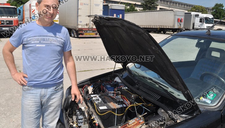 Светозар Севов се занимава с компютърна диагностика на камиони