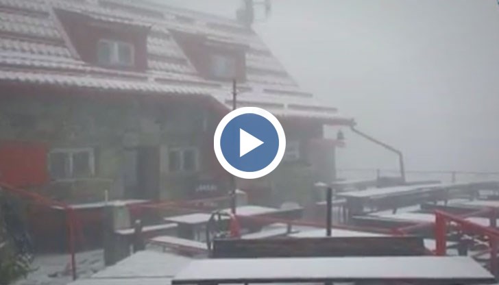 На връх Мусала снежната покривка се задържа и достигна 30 см