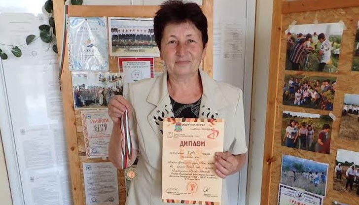 Певци и инструменталисти от Ценово се завърнаха с куп отличия от Първия национален фолклорен конкурс „Димитър Гайдаров“