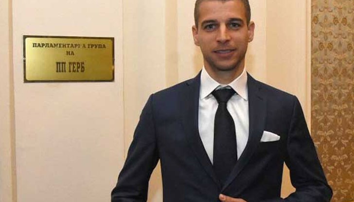 Стефан Апостолов е собственик и на 5 имота