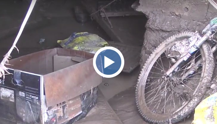 Поне 10 къщи са пострадали след проливния дъжд в събота