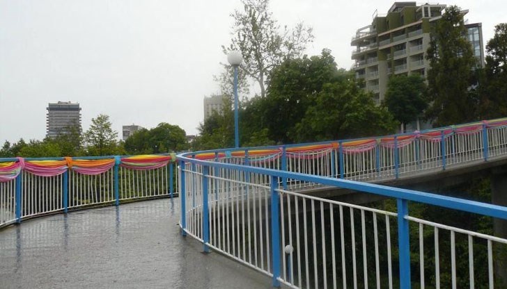 Какво ще се случи с другите две пасарелки на кея в Русее