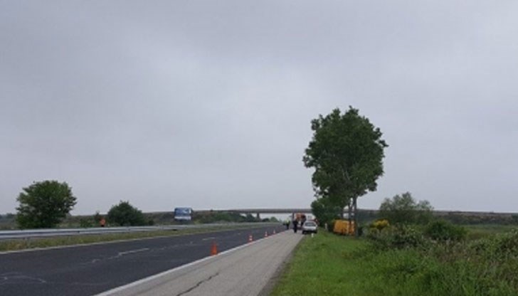 Шофьорът на буса е загинал на място