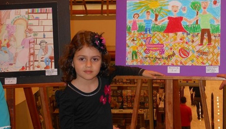 С много награди приключва творчески сезон 2016-2017 г. на Школата по изобразителни изкуства към Общински детски център за култура и изкуство с ръководител Маргарита Хрисандова / Снимката е илюстративна