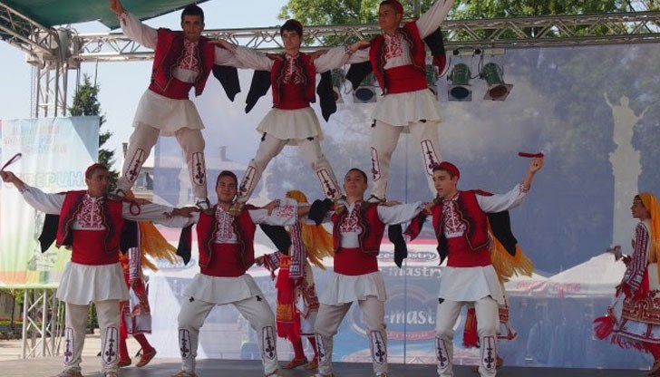 Русенци ще видят изпълненията на съставите на площад „Свобода“ Русенци ще видят изпълненията на съставите на площад „Свобода“